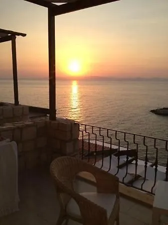Nergis Hotel *