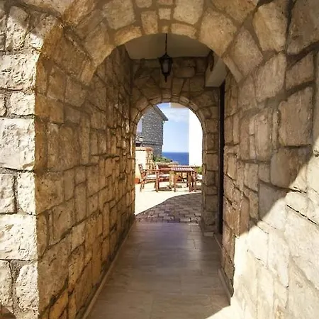 Nergis Karaburun (Izmir)